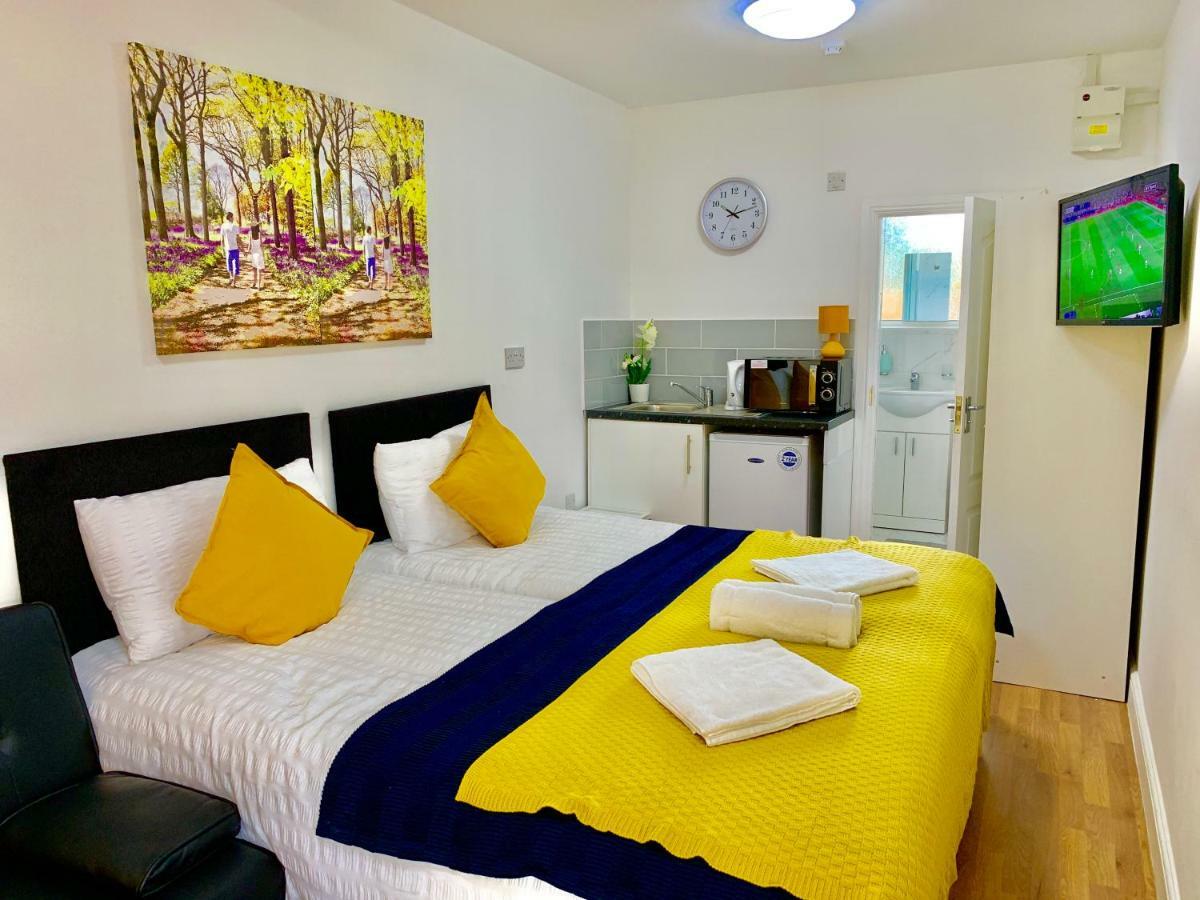 London Studio Apartments, Private Bathrooms And Parking Ilford Kültér fotó