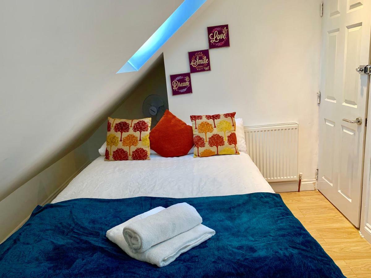 London Studio Apartments, Private Bathrooms And Parking Ilford Kültér fotó