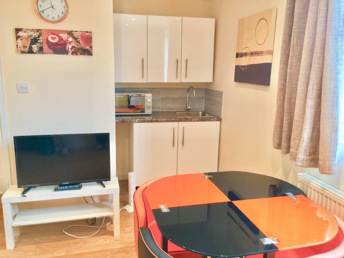 London Studio Apartments, Private Bathrooms And Parking Ilford Kültér fotó