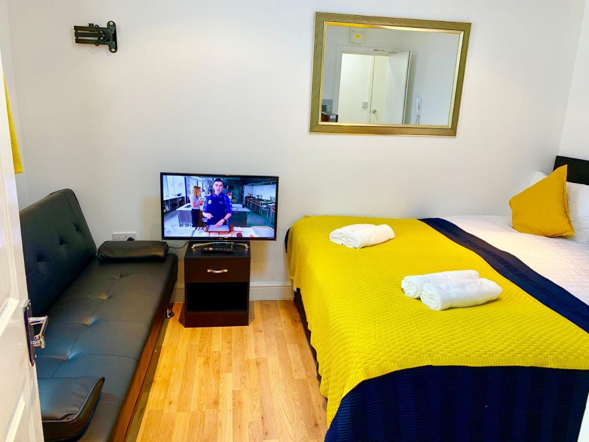 London Studio Apartments, Private Bathrooms And Parking Ilford Kültér fotó