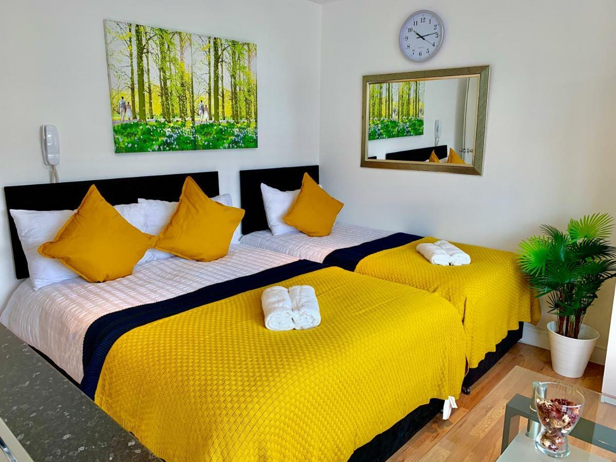 London Studio Apartments, Private Bathrooms And Parking Ilford Kültér fotó
